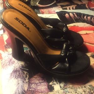 The Comfiest Heels Ever 💕 Size: 8!